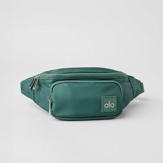 Alo Yoga Explorer Fanny Pack - Winter Ivy